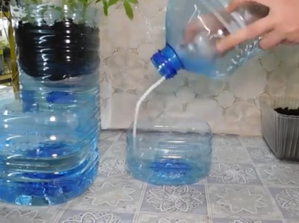 Закрепление двух половинок бутылей